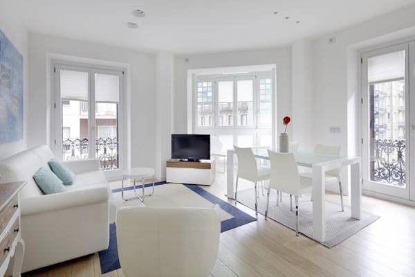 Easo Suite 2B by FeelFree Rentals