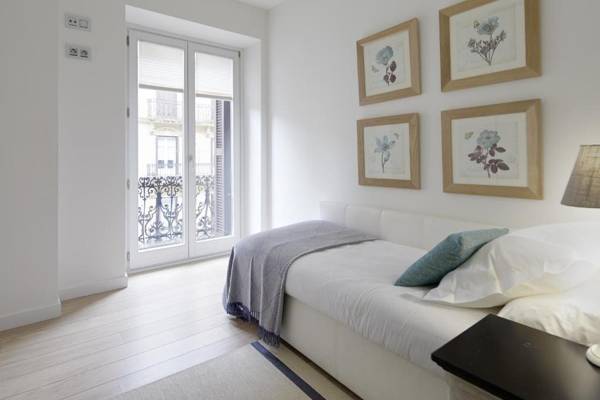 Easo Suite 2B by FeelFree Rentals