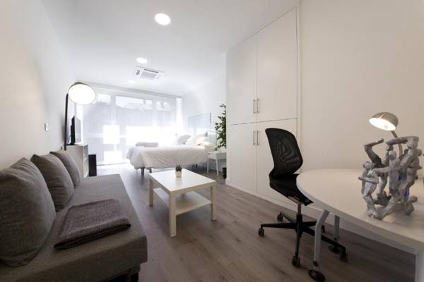 Workspace - Pensión T5 Donostia Suites