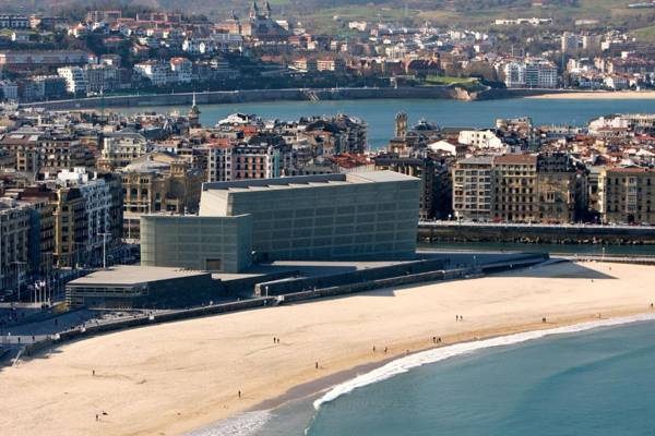 Always Easy I Usandizaga