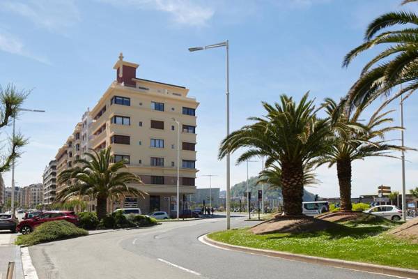 Sunset by FeelFree Rentals