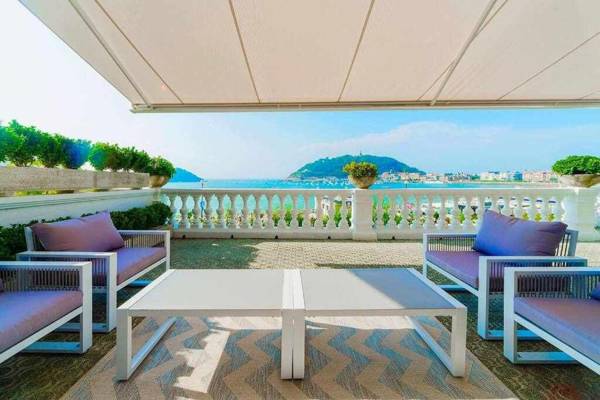 Crown of La Concha Beach