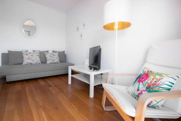 Modern Apartment with Spacious Terrace