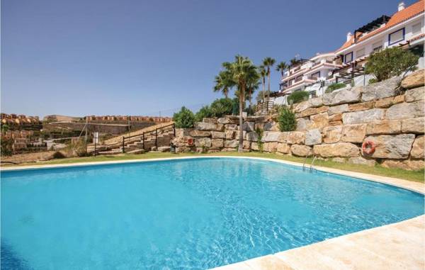 Awesome apartment in La Duquesa w/ Outdoor swimming pool Outdoor swimming pool and 3 Bedrooms