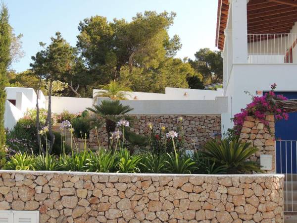 Warm Holiday Home in Cala Vadella with Private Pool