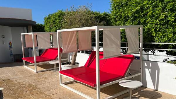 Apartamentos Poniente Playa