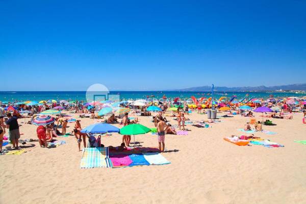 UHC Novelty Apartments