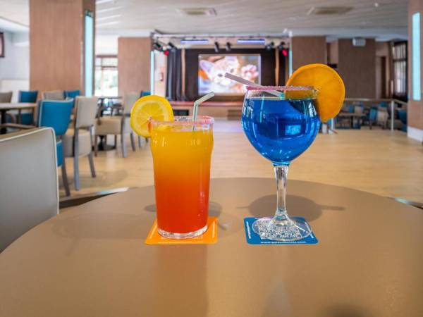 Golden Avenida Family Suites 4*