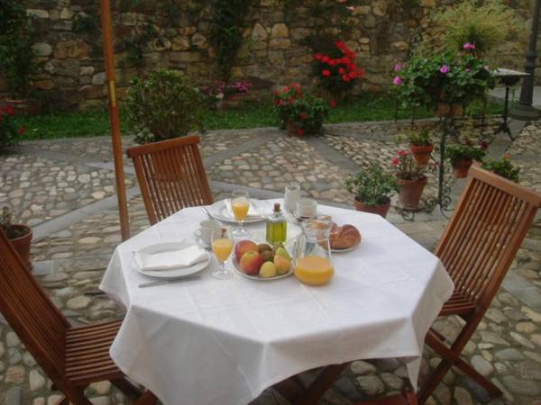 Castillo De Valdés Salas