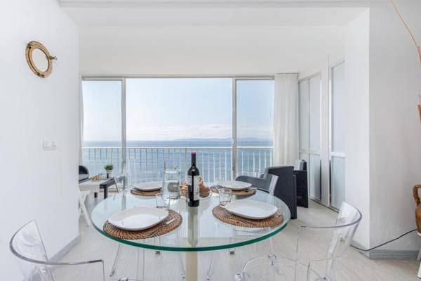 IN THE SEA Renovated apartment