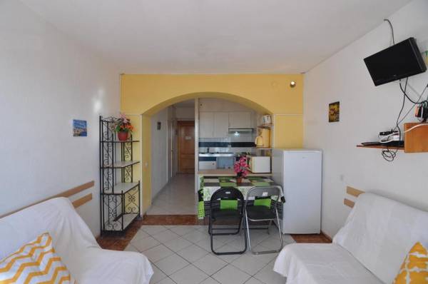 RNET - IR 1-48 - Studios Roses Costa Brava