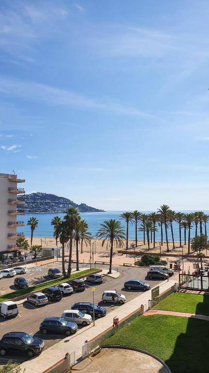 RNET - Rhc - 3410 - Roses Holiday Center