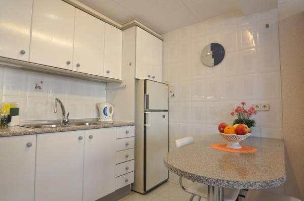 RNET - Rhc- 2214 - Rosas Holiday Center