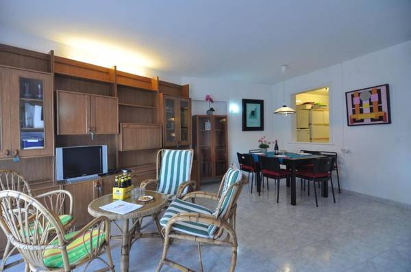 RNET Sandra II A9 - Roses Costa Brava Spain