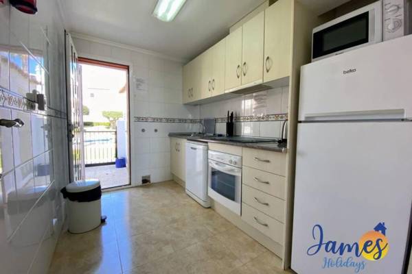 Laguna Townhouse overlooking Communal Pool LOM01