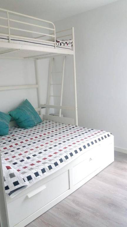 2 bedrooms appartement at Roda de Bera 100 m away from the beach with garden and wifi