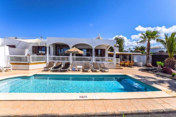 Villa Del Sol - LH133 By Villas Now Ltd