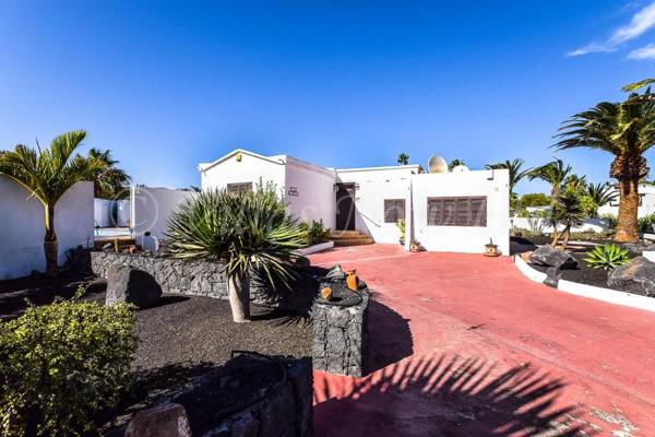 Villa Michelle - LH114 By Villas Now Ltd