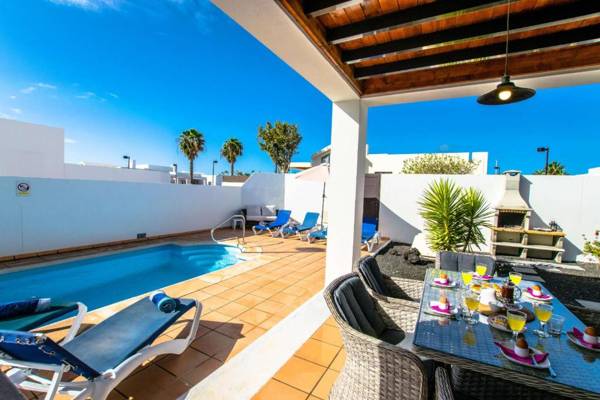 Casa Carra - LH207 By Villas Now Ltd