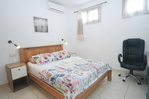 Workspace - Villa Vista De Lobo Cuatro - 5 Bedroom villa - Indoor entertainment centre - Perfect for families