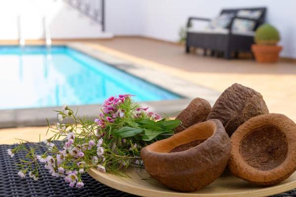 Vista Lobos entre volcanes y oceano