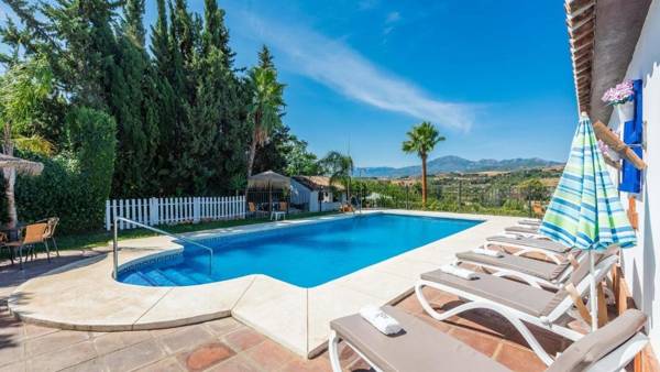 Casa La Vina del Arenal Pizarra by Ruralidays