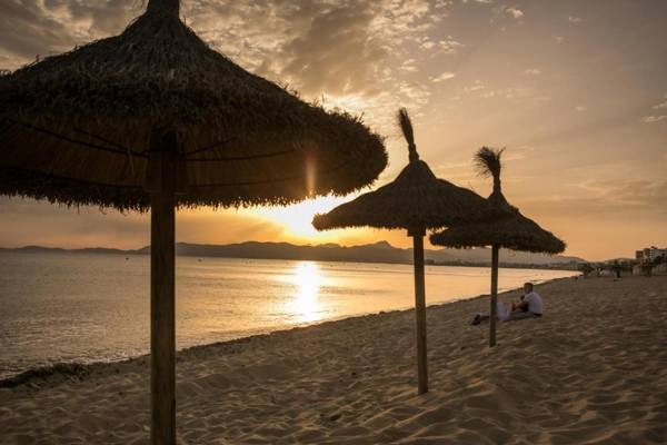 Coral beach house & food