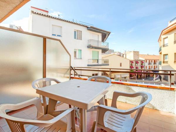Modern Apartment in Palamós with Balcony