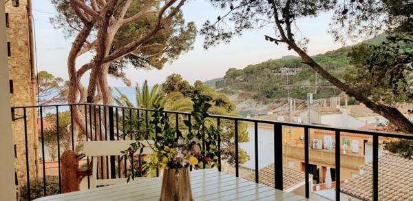 Tamariu Roca Rubia 1- cozy terrace and balcony with views of the seavilla