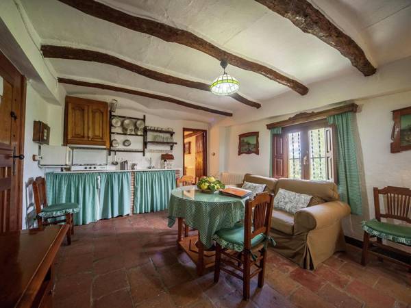 Rustic Cottage in El Padul with Swimming Pool