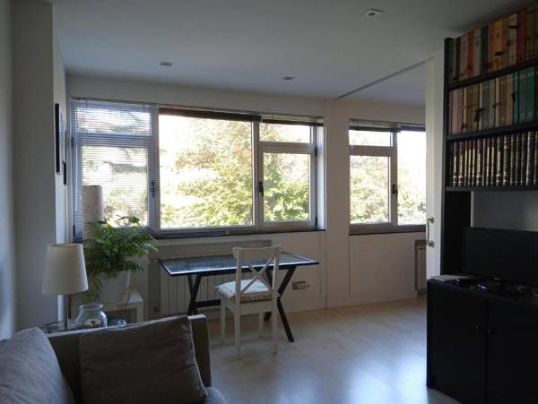 Surf And Art Apartment