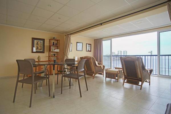 ApartUP Acapulco Beachfront Views