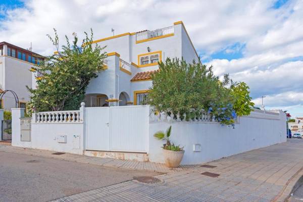 Villa with private pool and free W