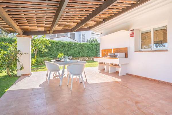 Apt Mairena Forest sea view & pool