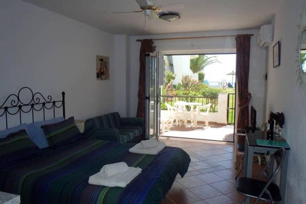 APARTAMENTO PALMERAS nsf25 studio TORRECILLA NERJA