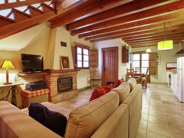 Spacious Cottage in Nava with Swimming Pool