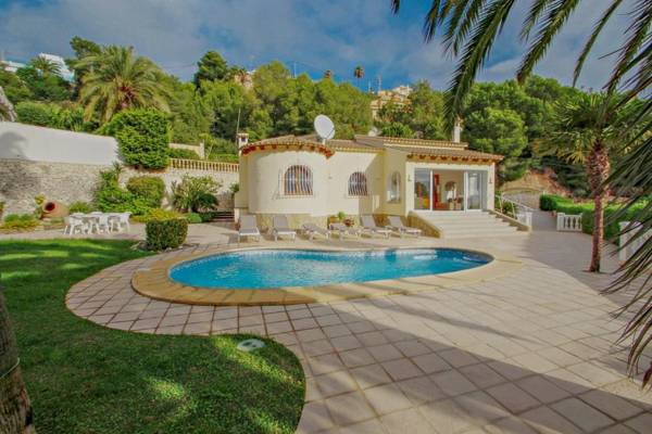 Alldo - hill side with private pool in Moraira