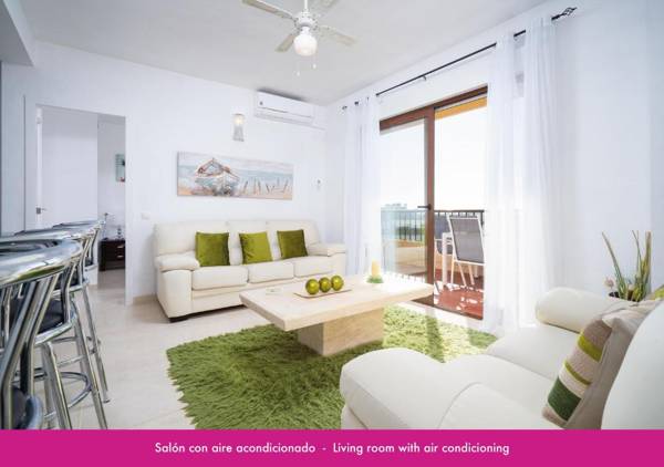 2 bedrooms apartment in Moraira center with community pool