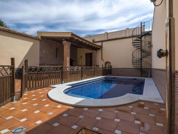 Alluring Holiday Home in C rdoba with Private Swimming Pool