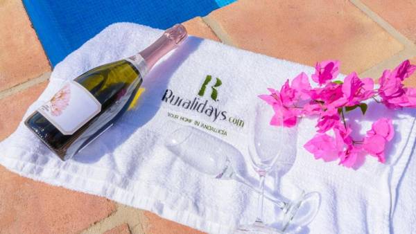 Villa Luz de Luna Guaro by Ruralidays