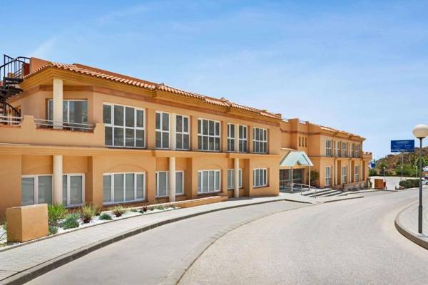 Ramada Hotel & Suites by Wyndham Costa
