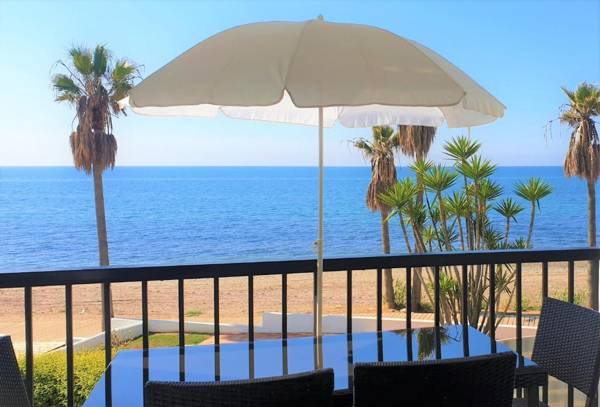 Dona Lola Micaela Beach front duplex apartment with open sea and beach views located between Marbella and Fuengirola - Costa del Sol - CS148