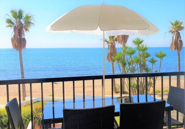 Dona Lola Micaela Beach front duplex 2 bedroom apartment - open sea and beach views surrounded by bars and restaurants - Costa del Sol - CS199