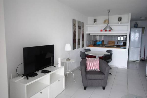 Dona Lola Sandra - Frontline beach house with full sea views within a short drive to Marbella - Costa del sol CS108