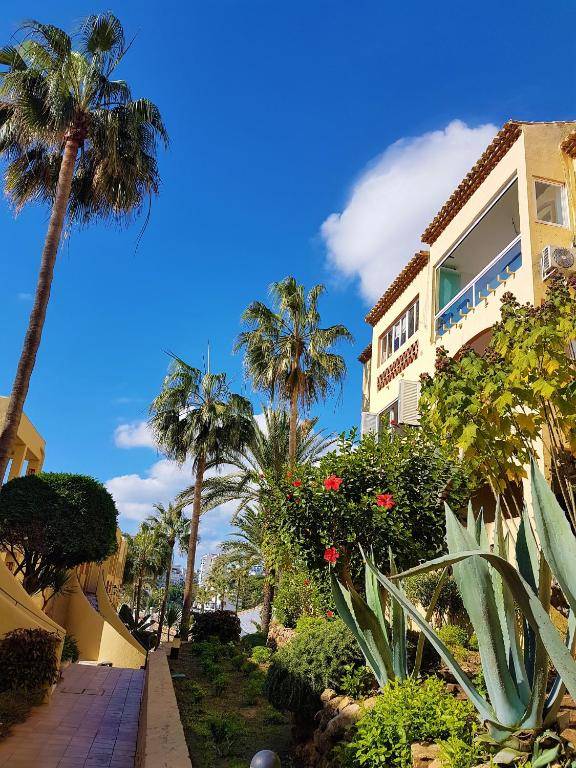 Dona Lola Patricia - Spacious 3 bedroom top floor apartment with uninterrupted sea views - Only a few meters to Calahonda beach - Costa del Sol - CS188