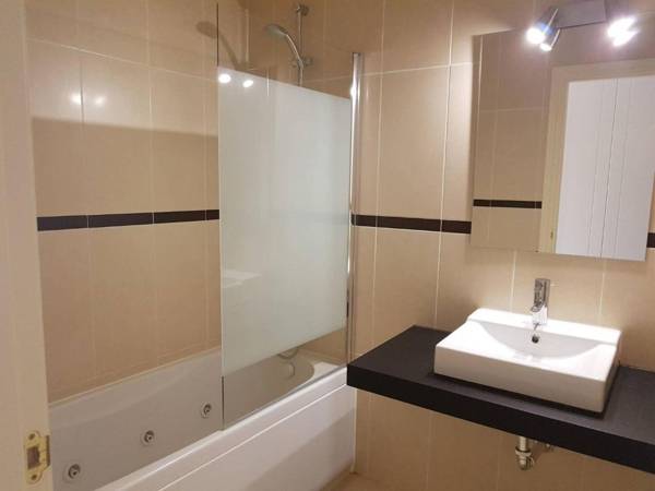 Sunny Quiet And Spacious Apartment Nearby The Sea