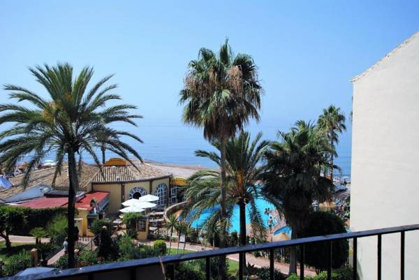 2 bedroom top floor apartament with open sea views CS197