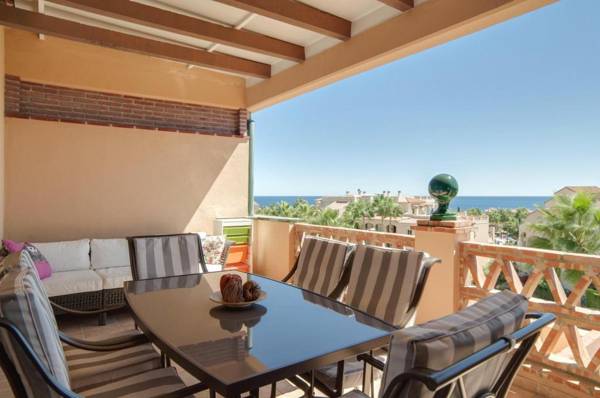 Alta Loma 2 Modern 1BR Apartment with Stunning Views Heated Pool