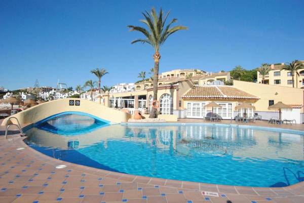 Dona Lola Martha - Spacious 3 bedroom apartment with partial sea views