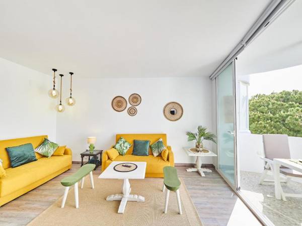 Cubo's Calahonda Beachfront